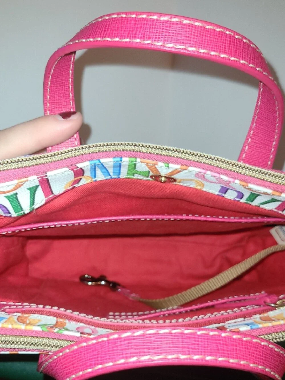 Vintage & Retired Dooney & Bourke Retro Grafica Ruby Mini Sachel. - Picture 8 of 10